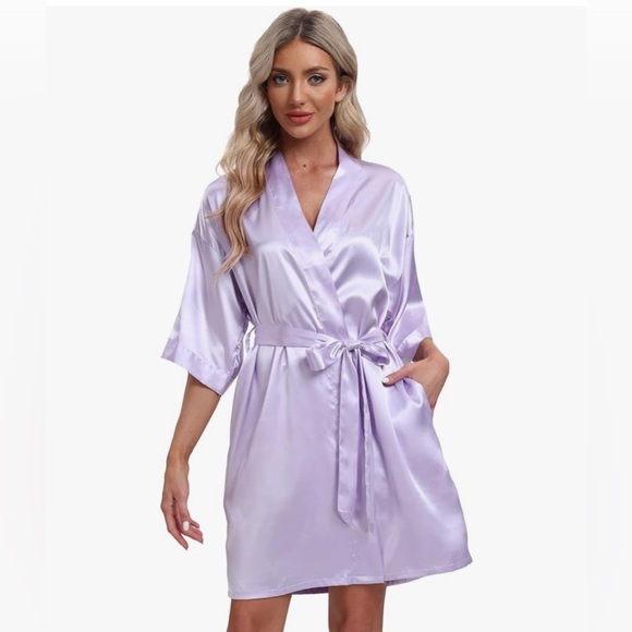NWOT Lilac Short Kimono Silky Robe! - Picture 5 of 7